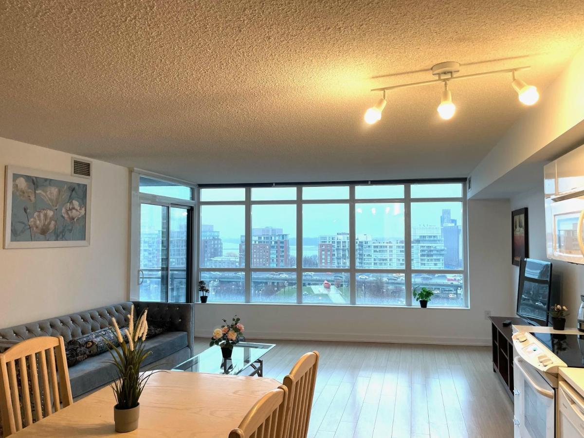 Three-Bedroom Condo With Free Parking Nearby Cn Tower With Lake View Toronto Exterior photo
