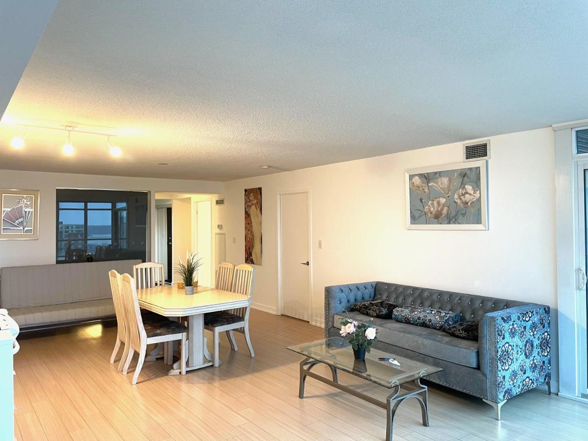 Three-Bedroom Condo With Free Parking Nearby Cn Tower With Lake View Toronto Exterior photo